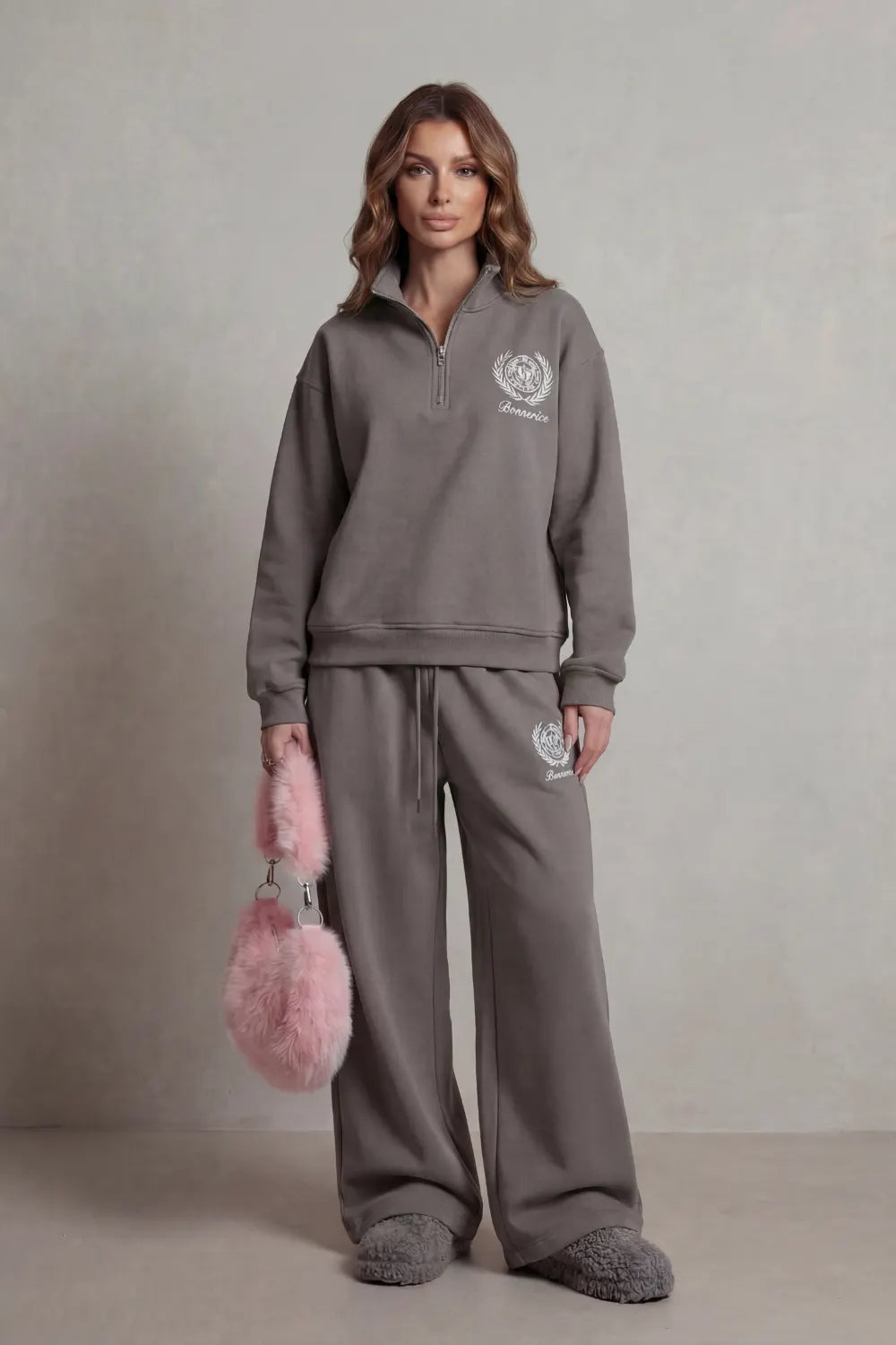 Embroidered crest – Zip lounge set