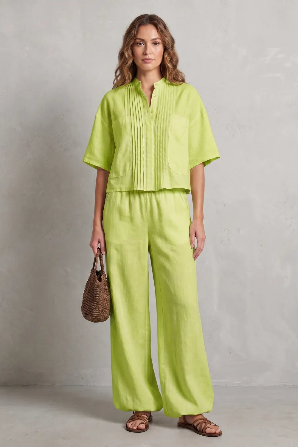 Breezy pleated elegance – Trouser set