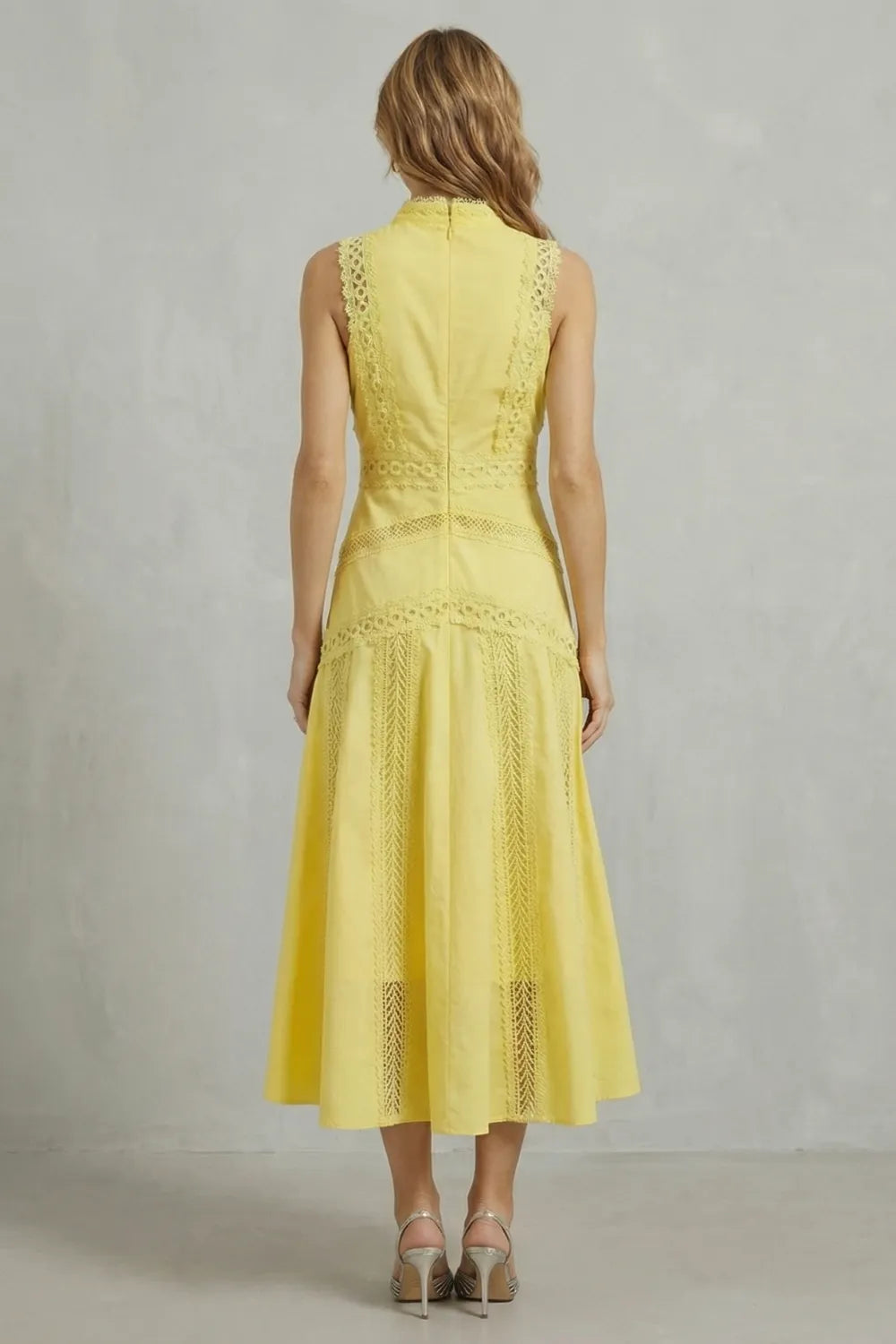 Intricate lace panels – Elegant midi dress
