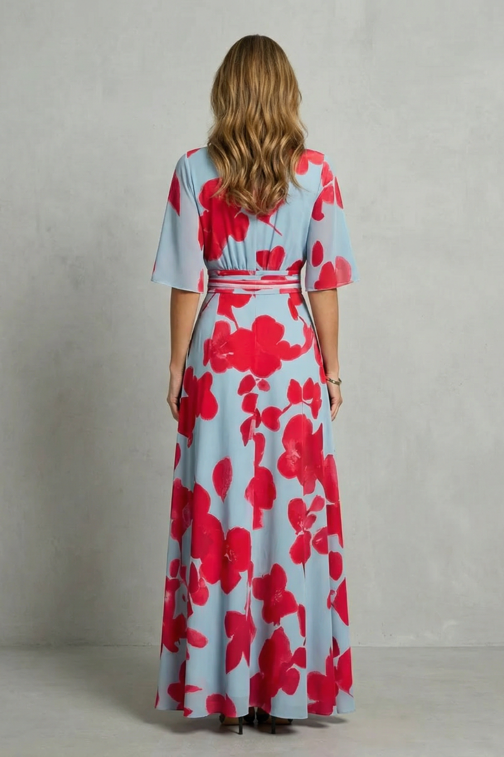 Statement bloom contrast – V-neck maxi dress