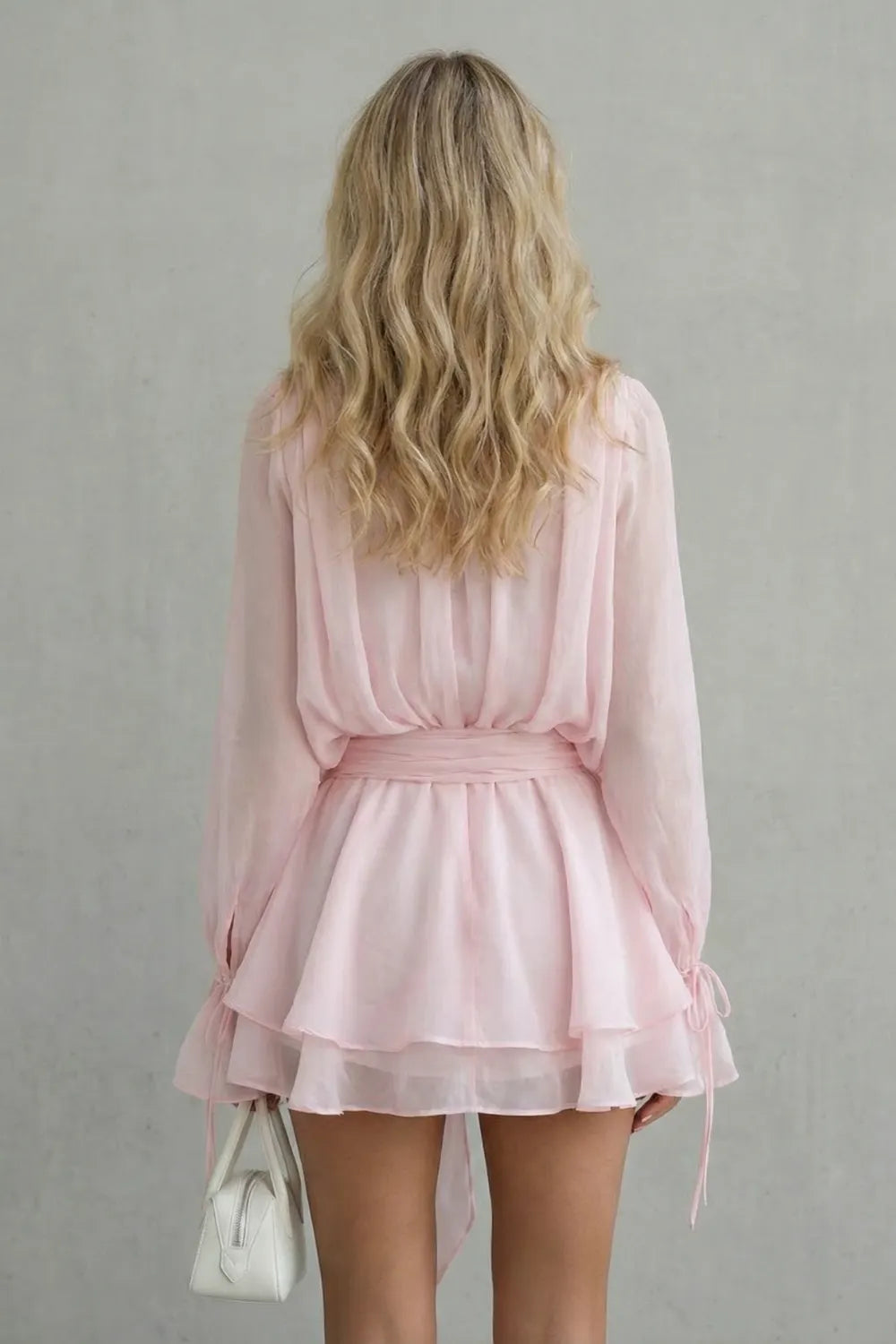 Rose detail elegance – Mini dress