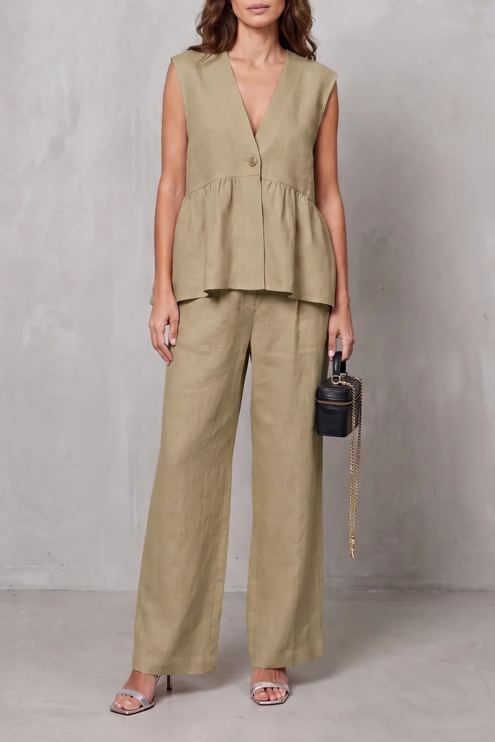 Soft peplum elegance – Two-piece trouser set