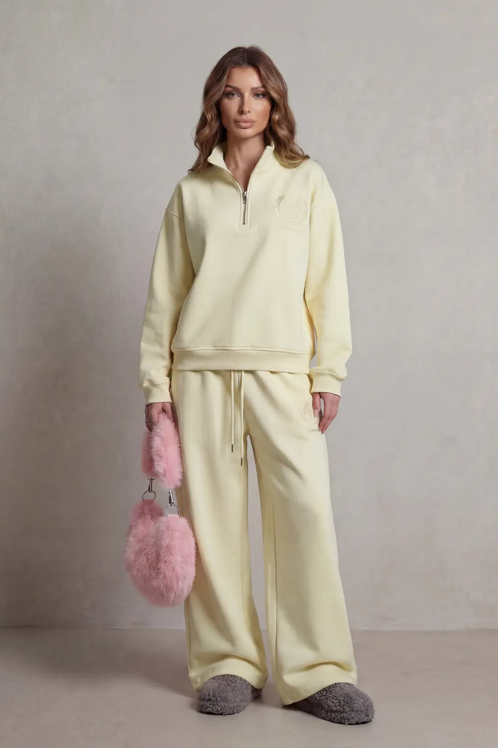 Embroidered crest – Zip lounge set