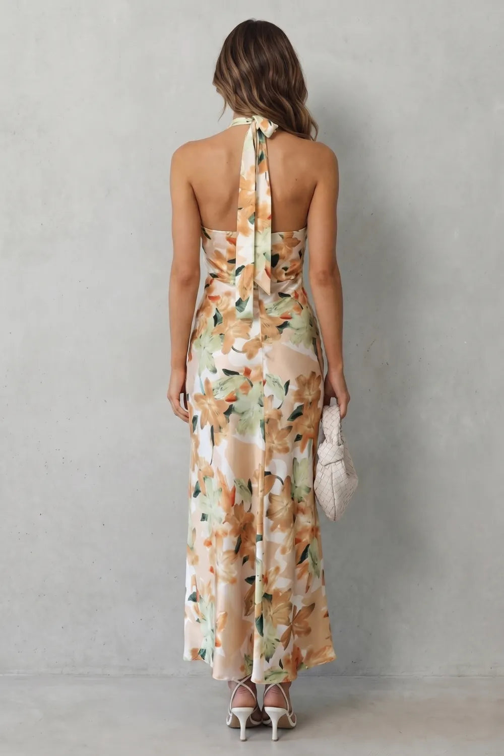Floral halter elegance – Maxi dress