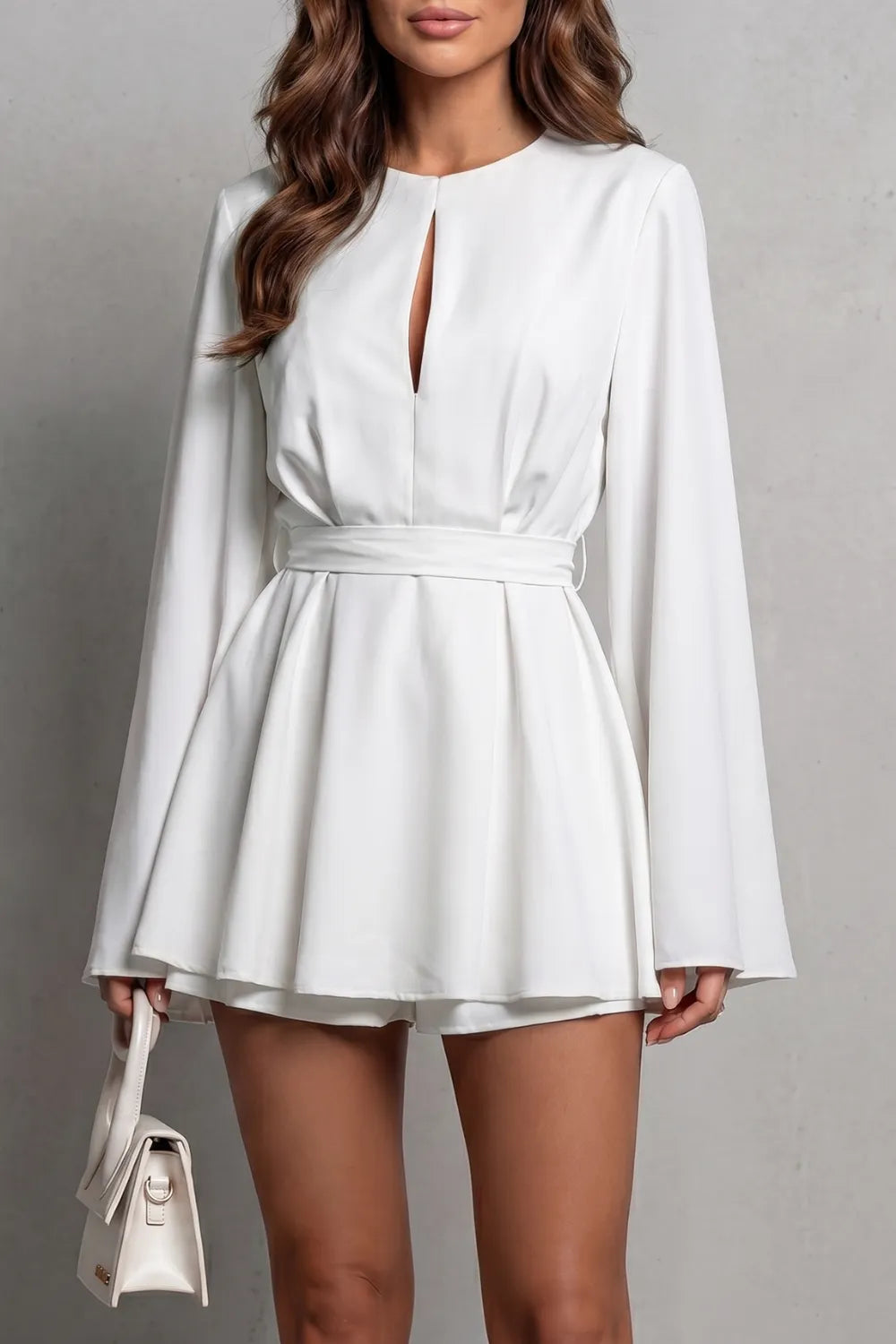 Romantic open-back design – Mini dress