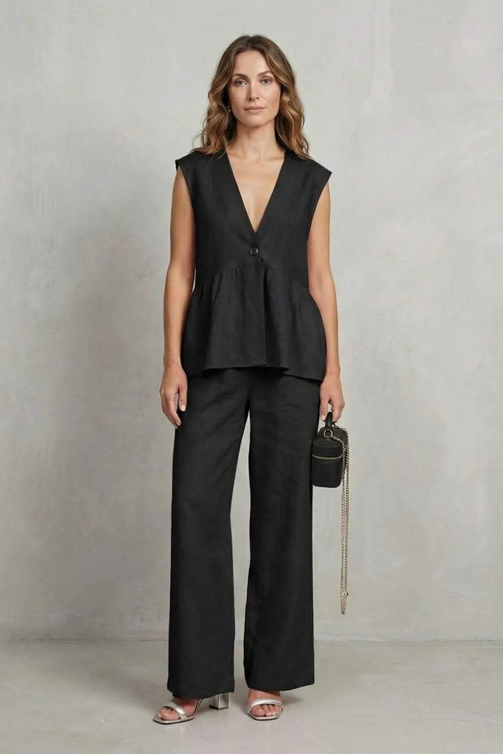 Soft ruffle elegance – Top and trouser set