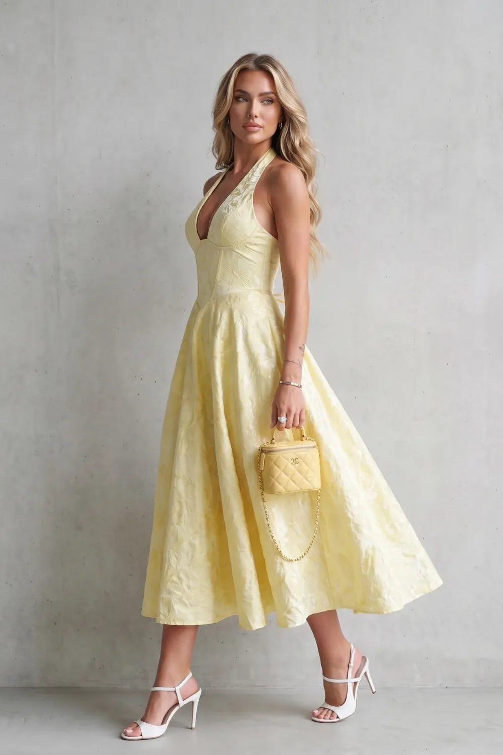 Halter floral elegance – Midi dress