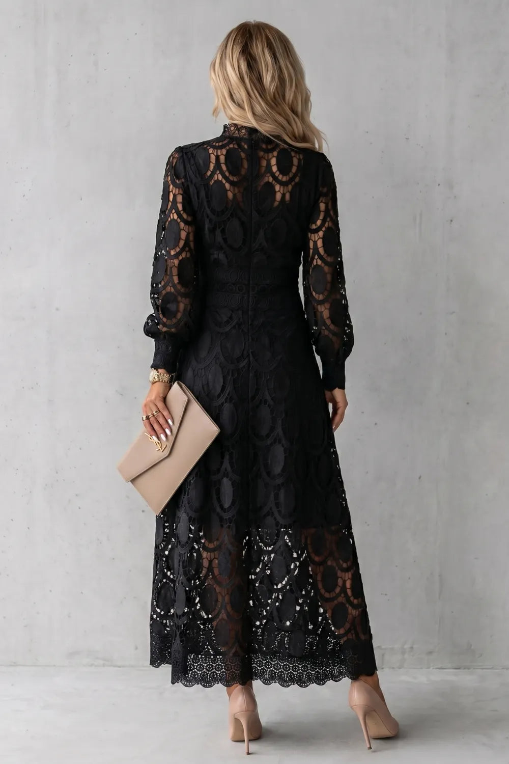 Intricate lace elegance – Midi dress