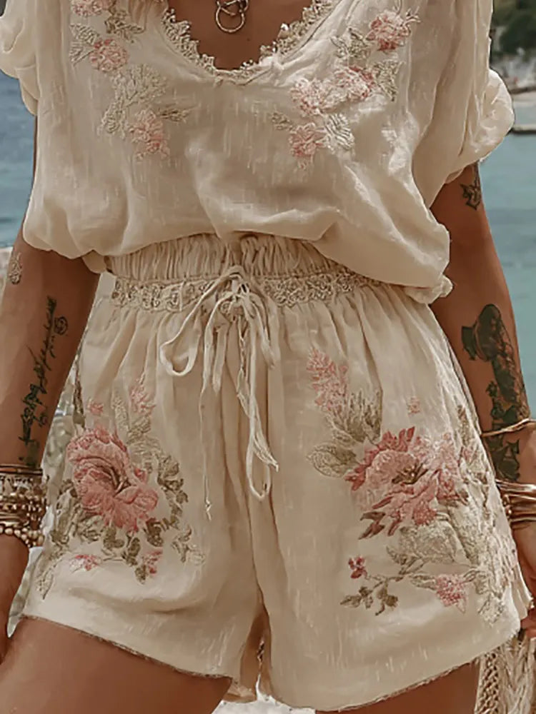 Women's Vintage Embroidery Floral Art Casual Short Pants
