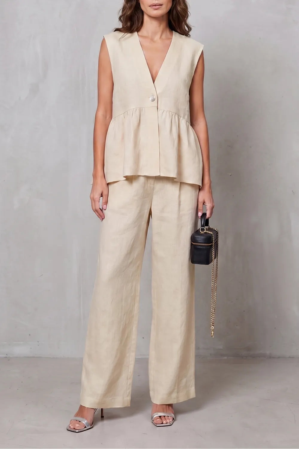 Soft peplum elegance – Two-piece trouser set