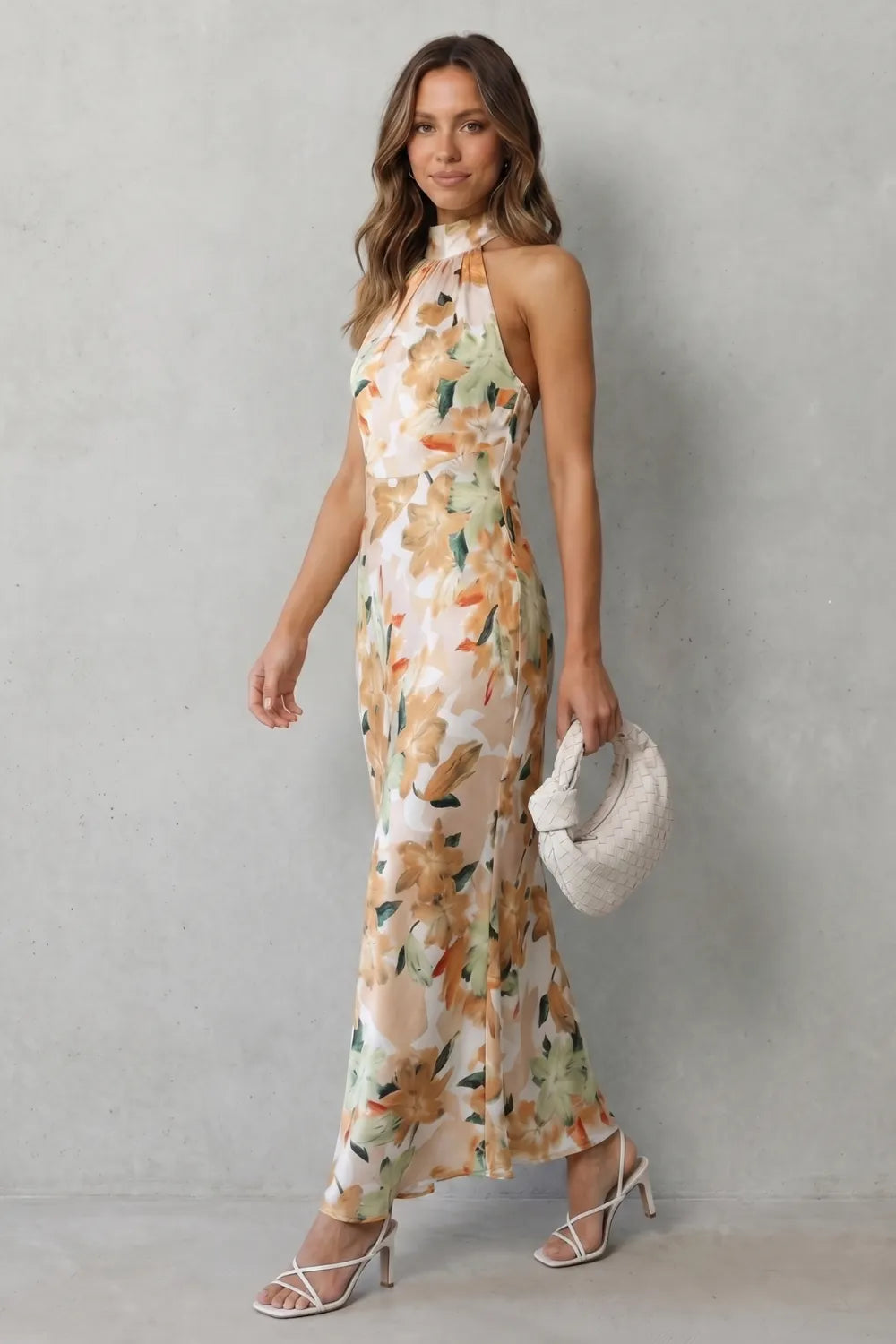 Floral halter elegance – Maxi dress