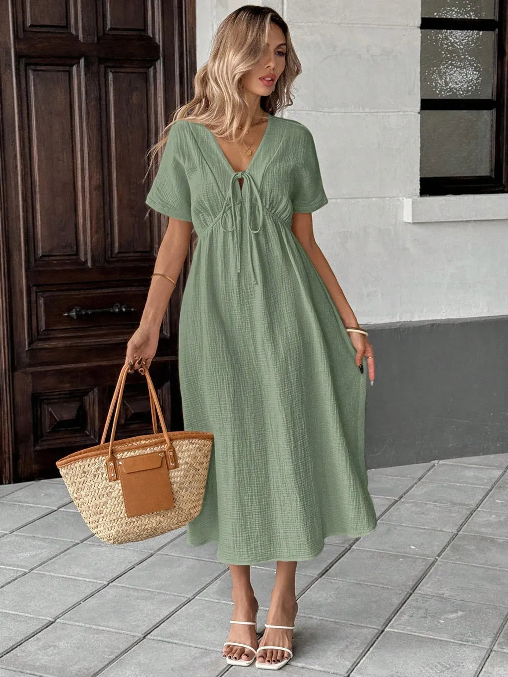 🔥Women's Summer Solid Color V-Neck Cotton Dress