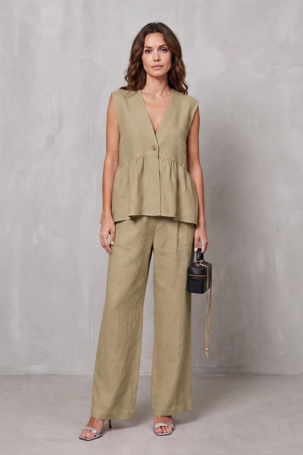 Soft peplum elegance – Two-piece trouser set