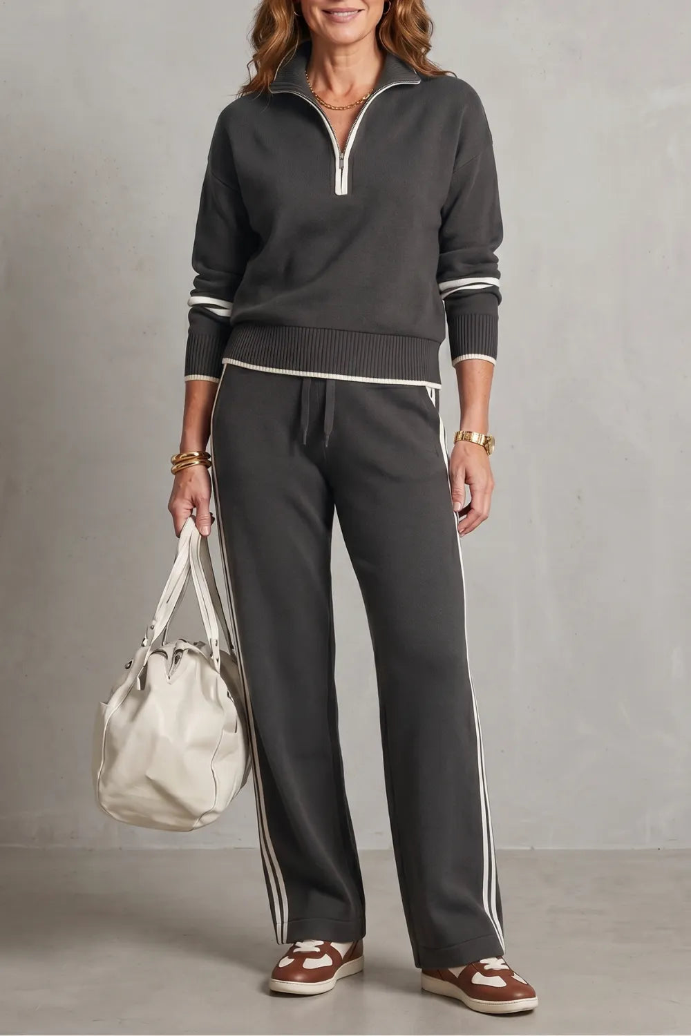 Sporty contrast trim – Lounge set