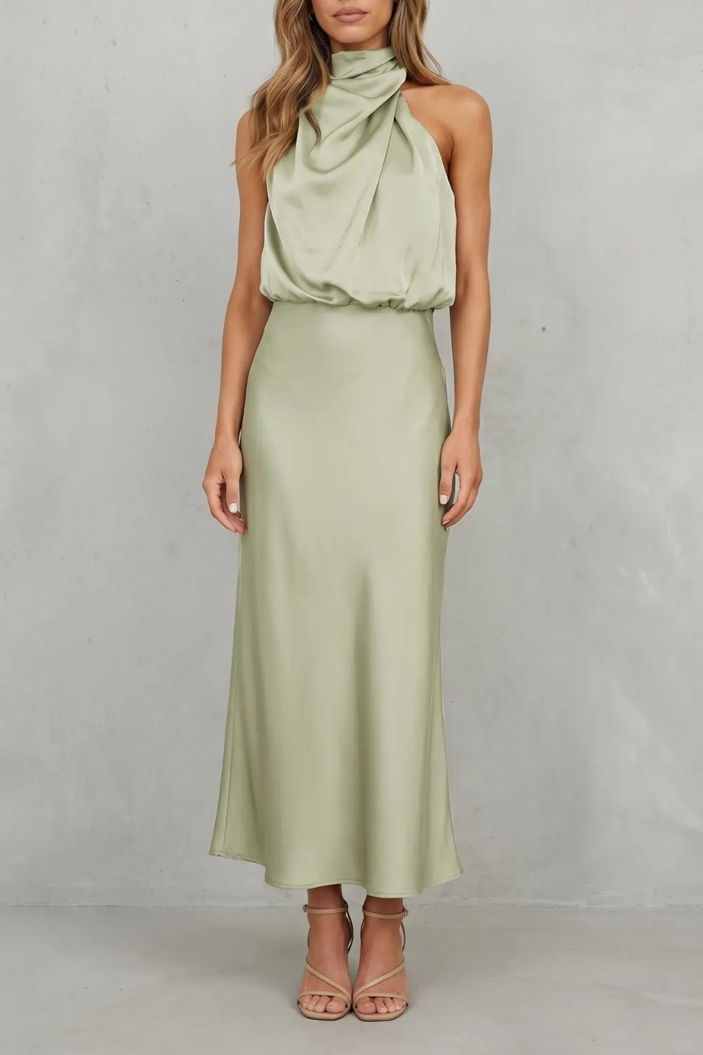 Halter neck elegance – Maxi dress