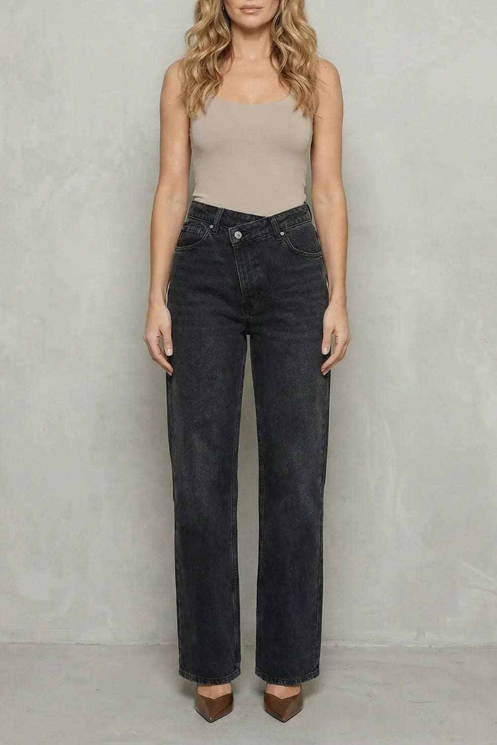 Cross button detail – Straight leg jeans