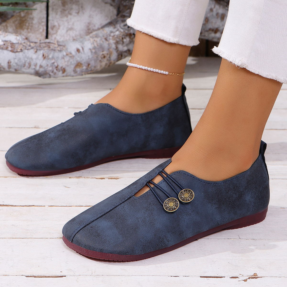 Women's Elegant soft sole round toe buckle decoration Flat Shoes