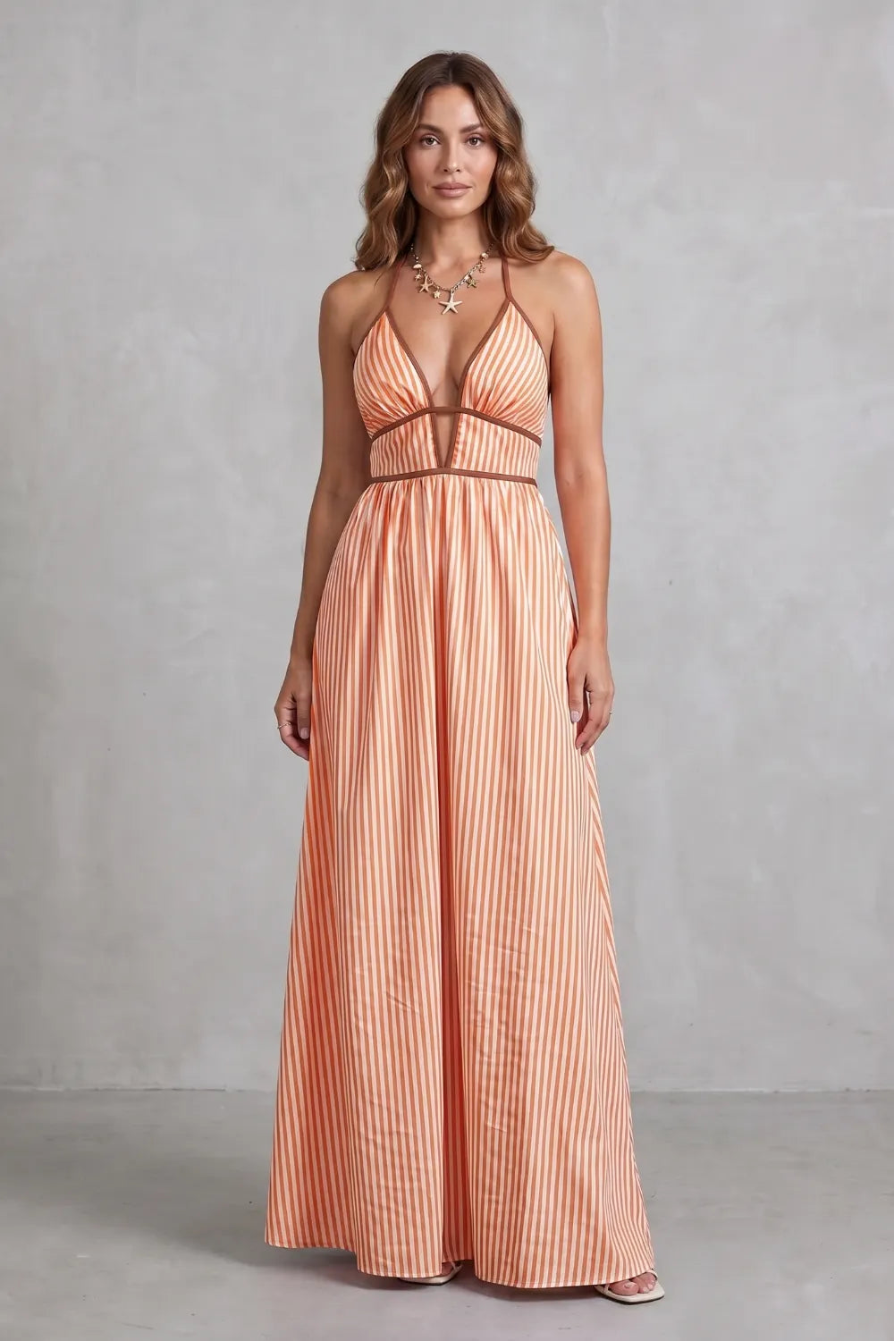 Striped backless silhouette – Maxi dress