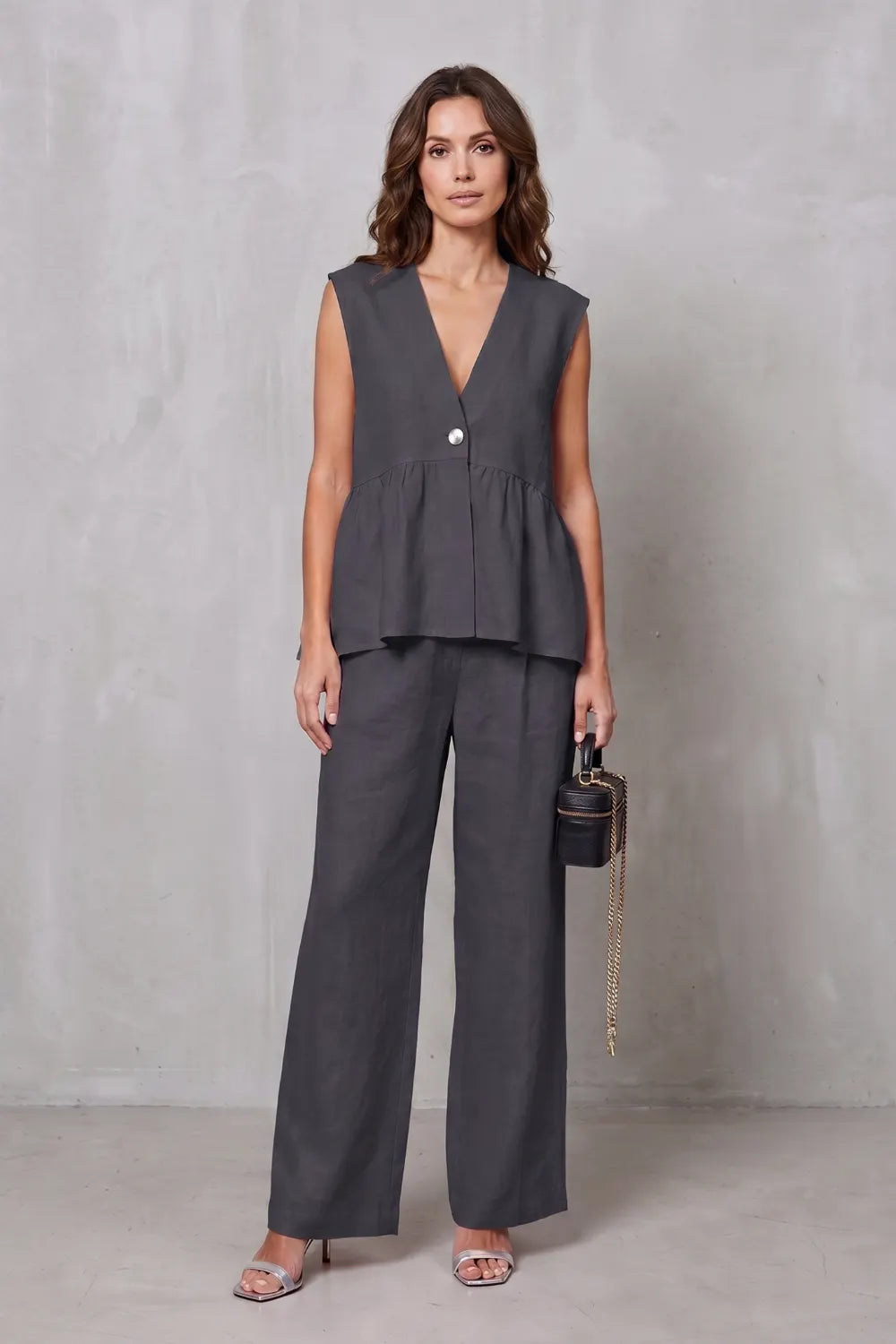 Soft peplum elegance – Two-piece trouser set