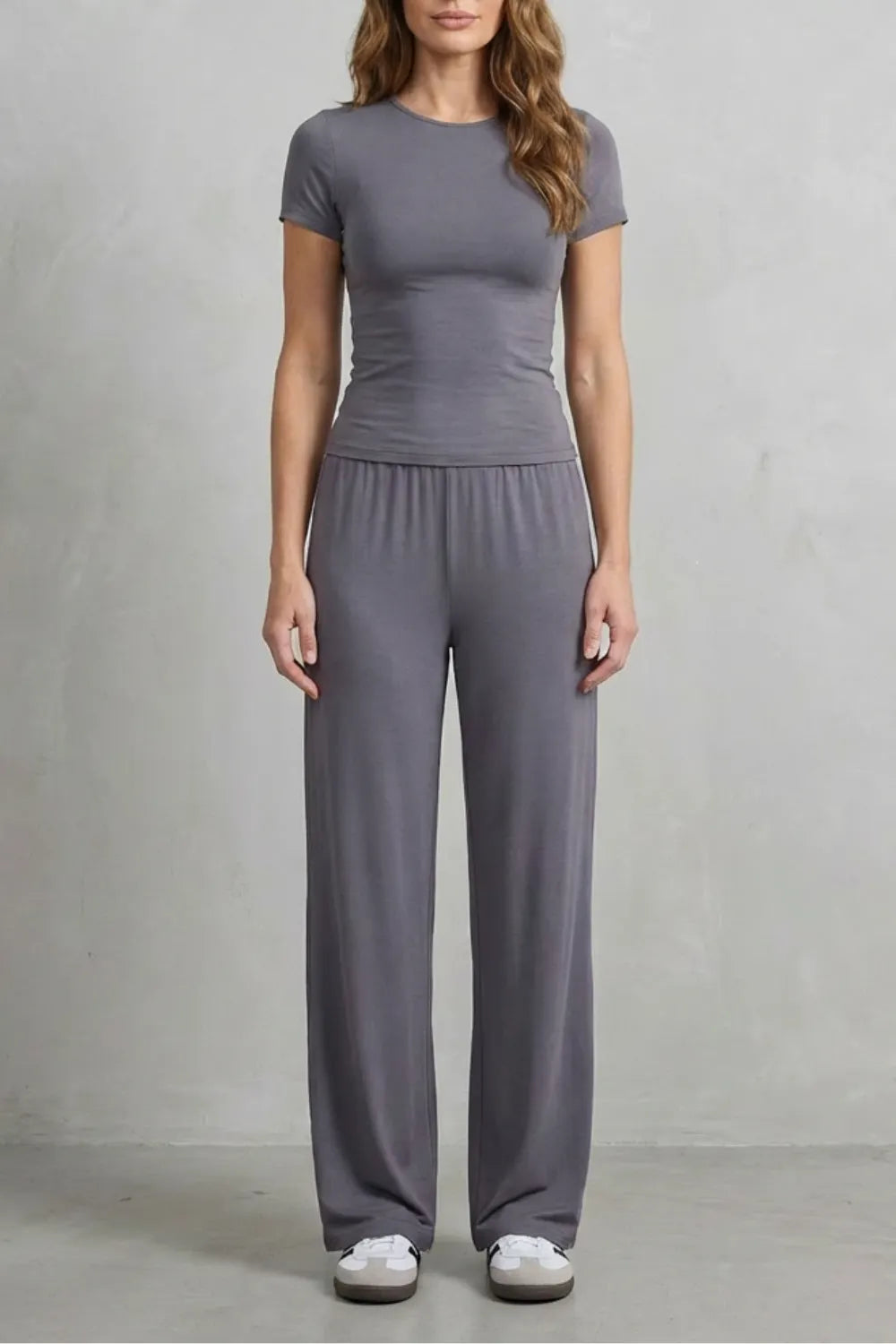 Sleek Simplicity – Pure Color Wide-Leg Pants Suit