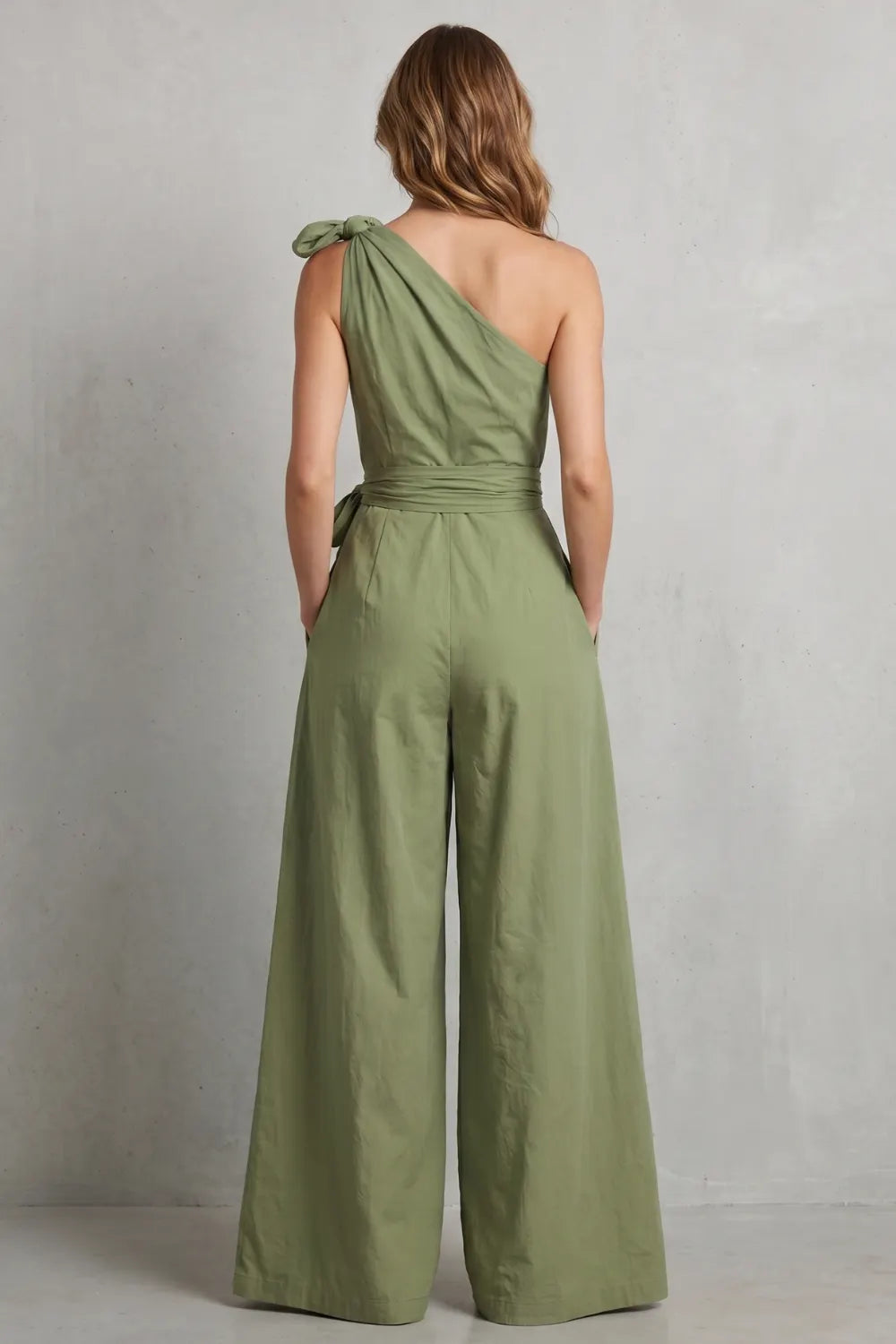 Graceful draped silhouette – One-shoulder jumpsuit