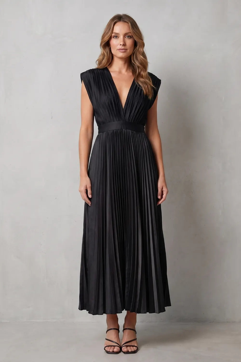 Flowing pleated elegance – Midi dress