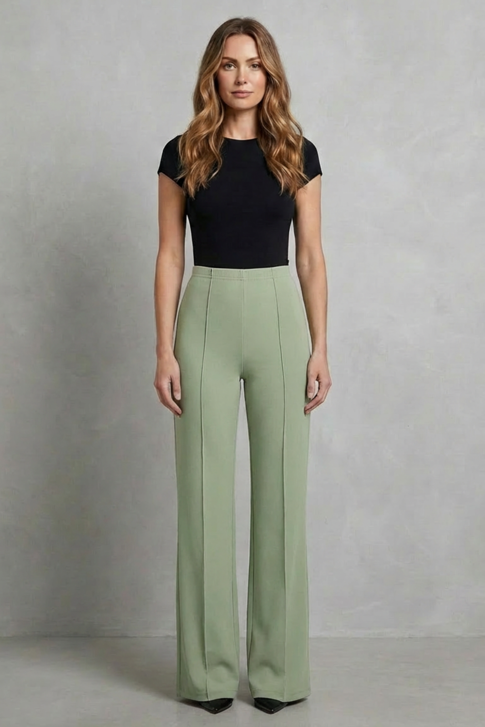 Streamlined silhouette – High-waist wide-leg trousers