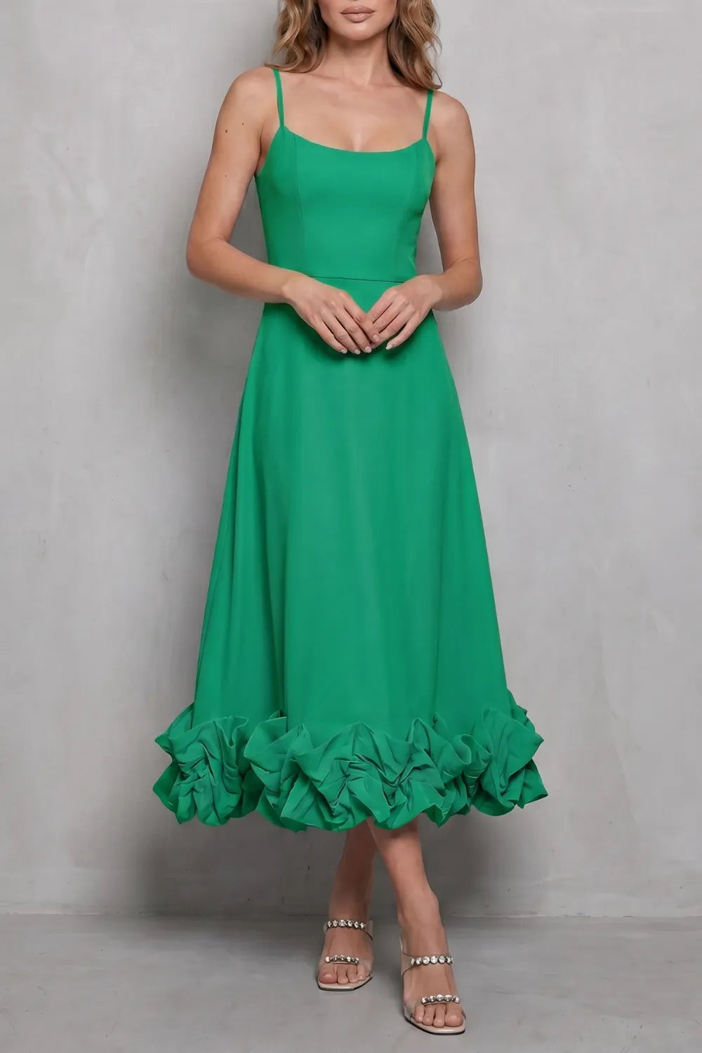 Romantic ruffle hem – Sleeveless midi dress