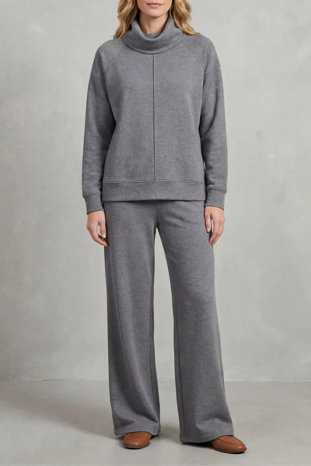 Relaxed elegance – Two-piece lounge set