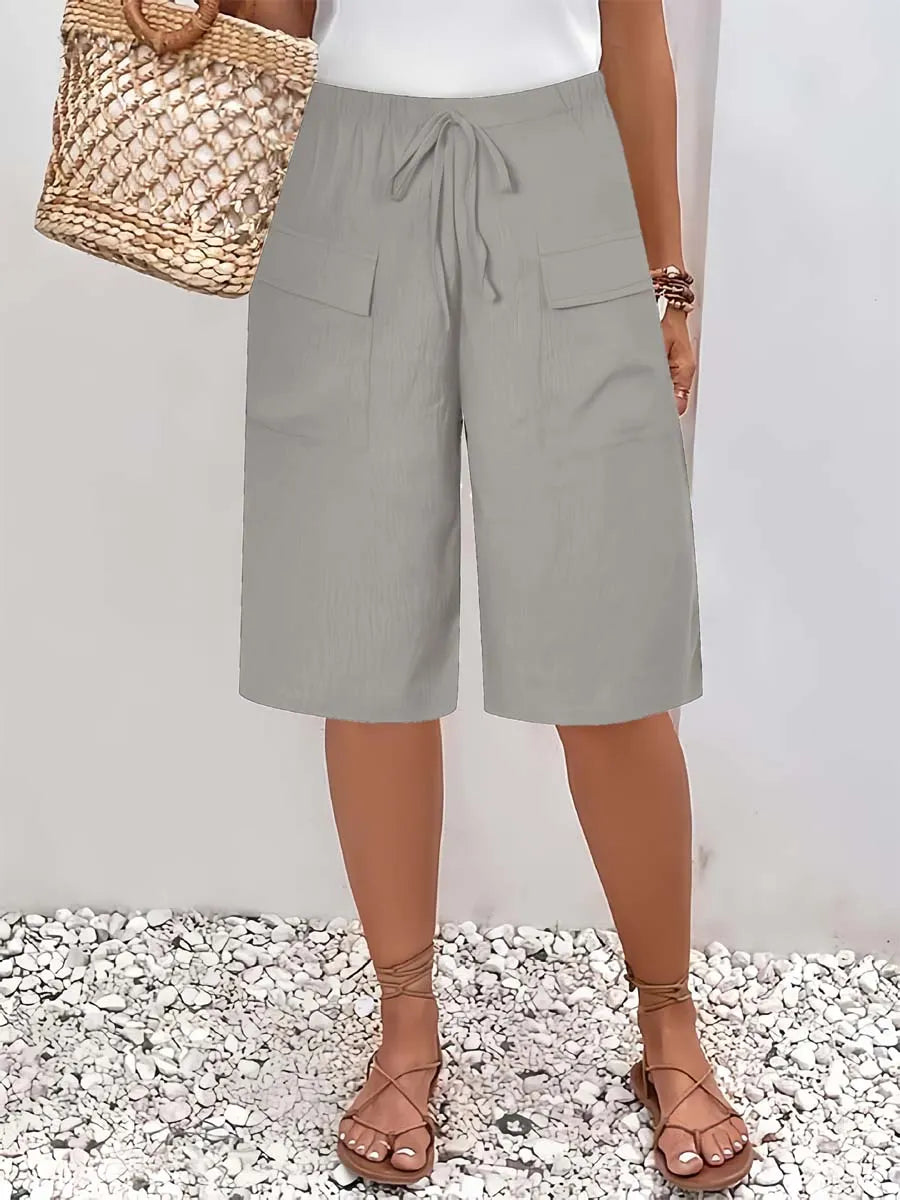 Women's Solid Color Casual Loose Stylish Pockets Shorts