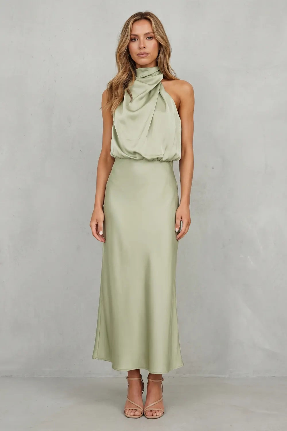 Halter neck elegance – Maxi dress