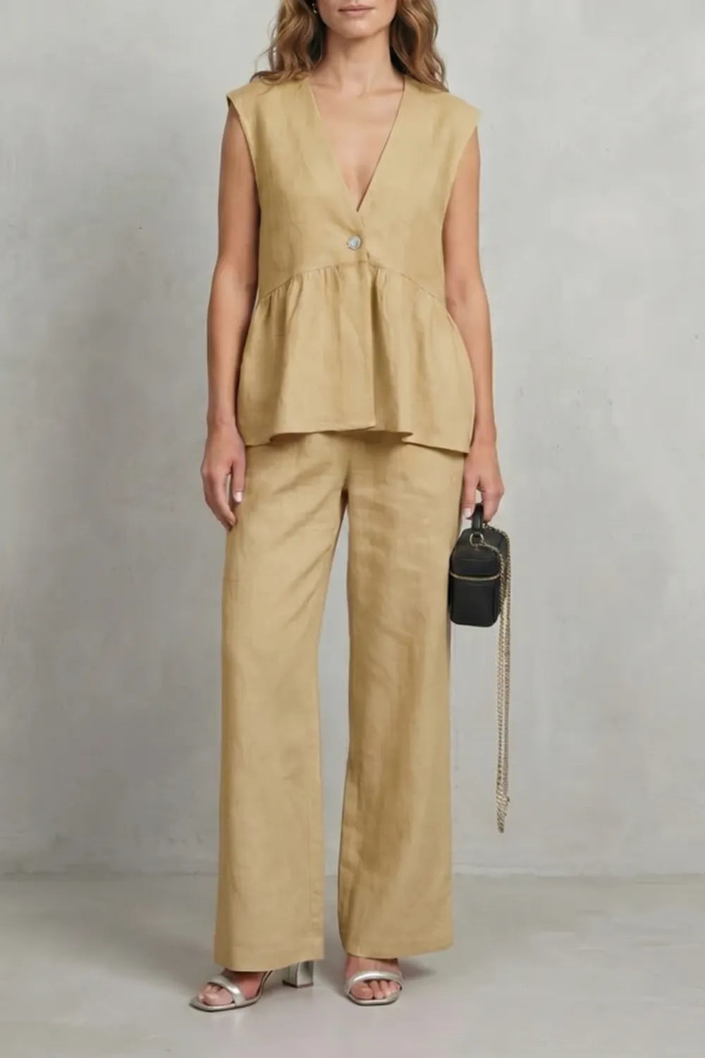Soft ruffle elegance – Top and trouser set