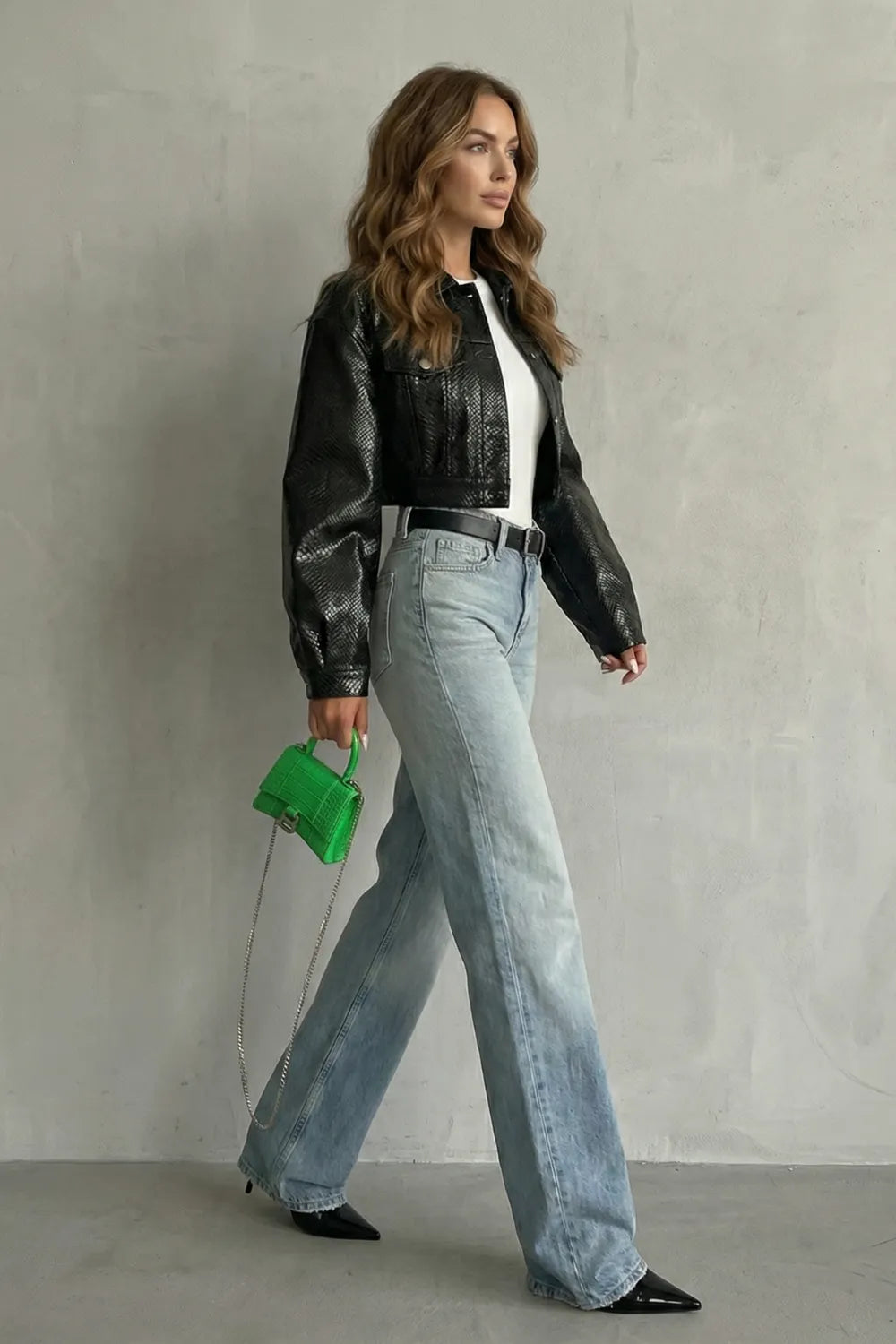 Effortless straight silhouette – Mid rise jeans