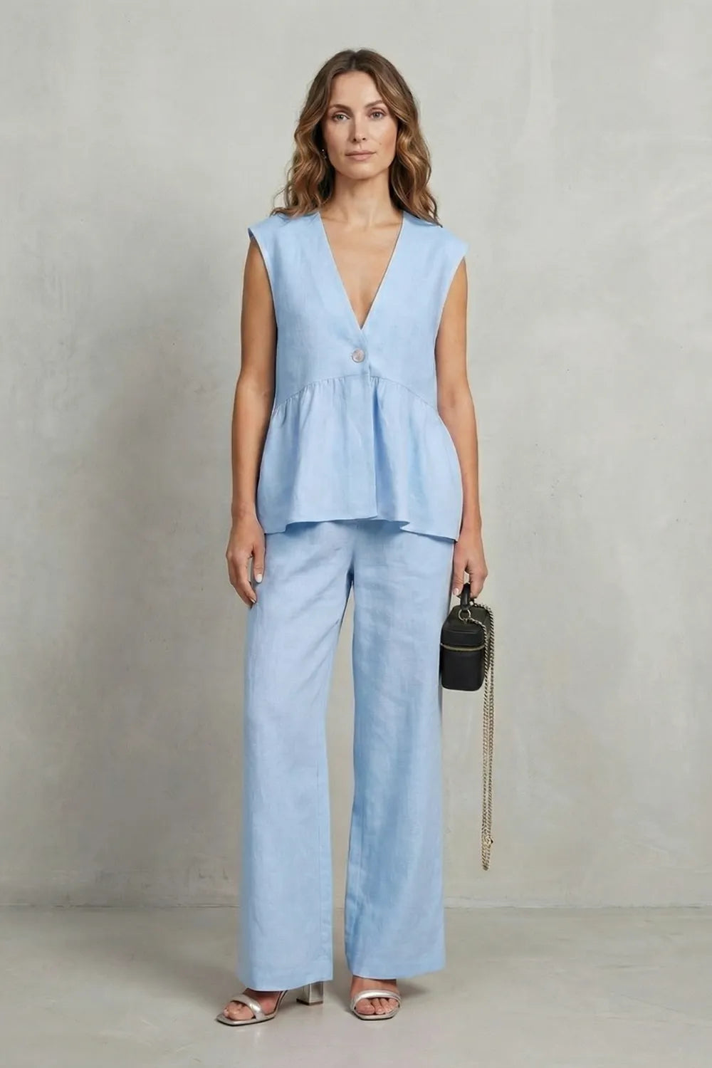 Soft ruffle elegance – Top and trouser set