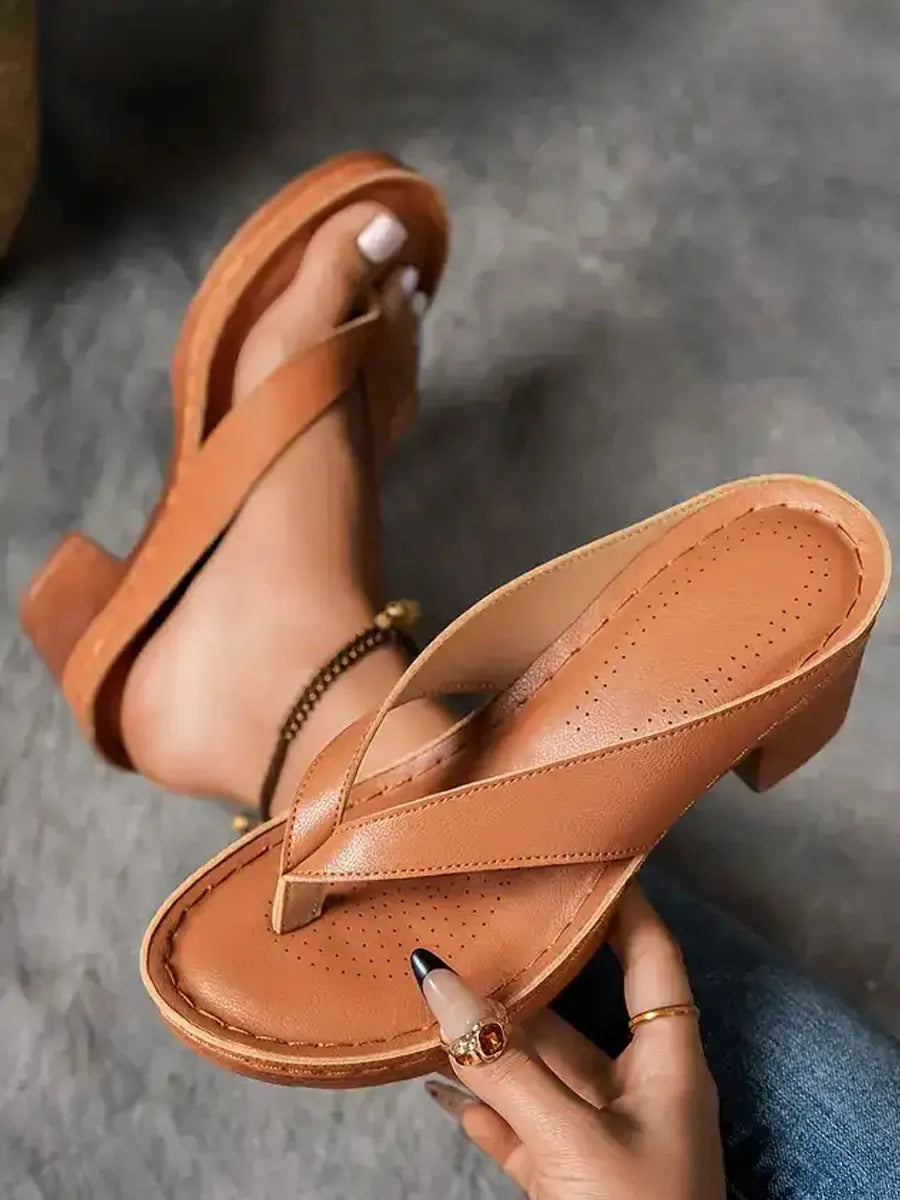 Fashion Round Toe Thick-soled Herringbone Sandals