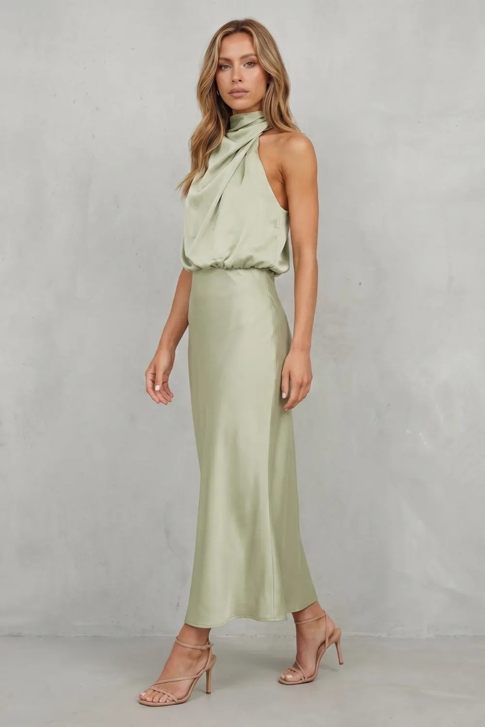 Halter neck elegance – Maxi dress