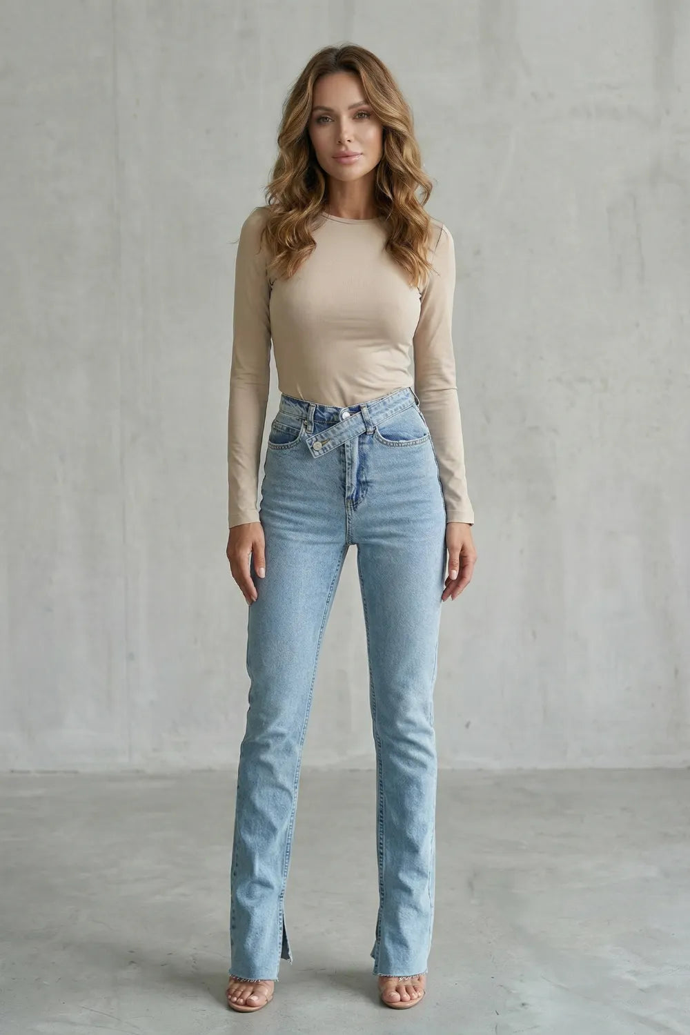 Cross waist detail – Straight leg jeans