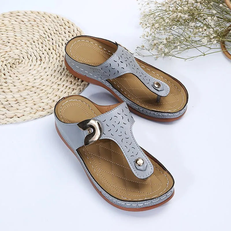2026 Summer New Women's Metal Decor Feature Pattern Wedge Flip-Flops
