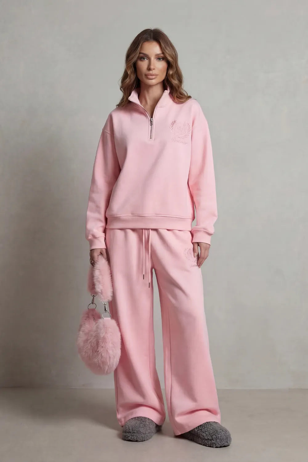 Embroidered crest – Zip lounge set