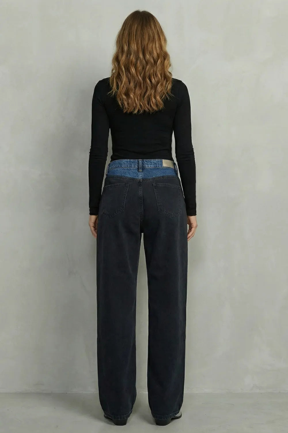 Tri-fold waistband detail – Straight leg jeans