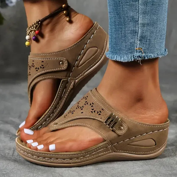 Breathable mesh sports sandals with non-slip sole