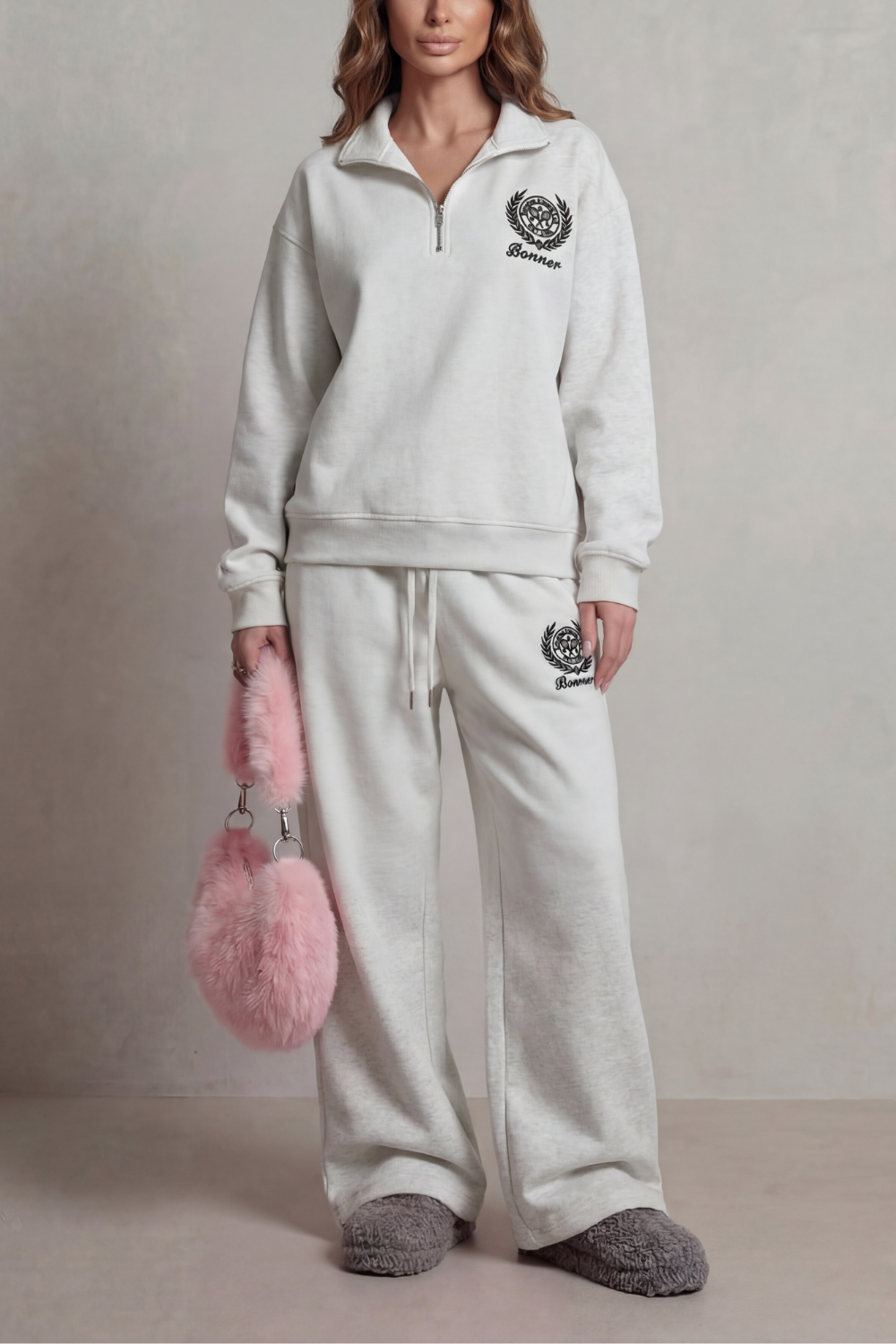 Embroidered crest – Zip lounge set