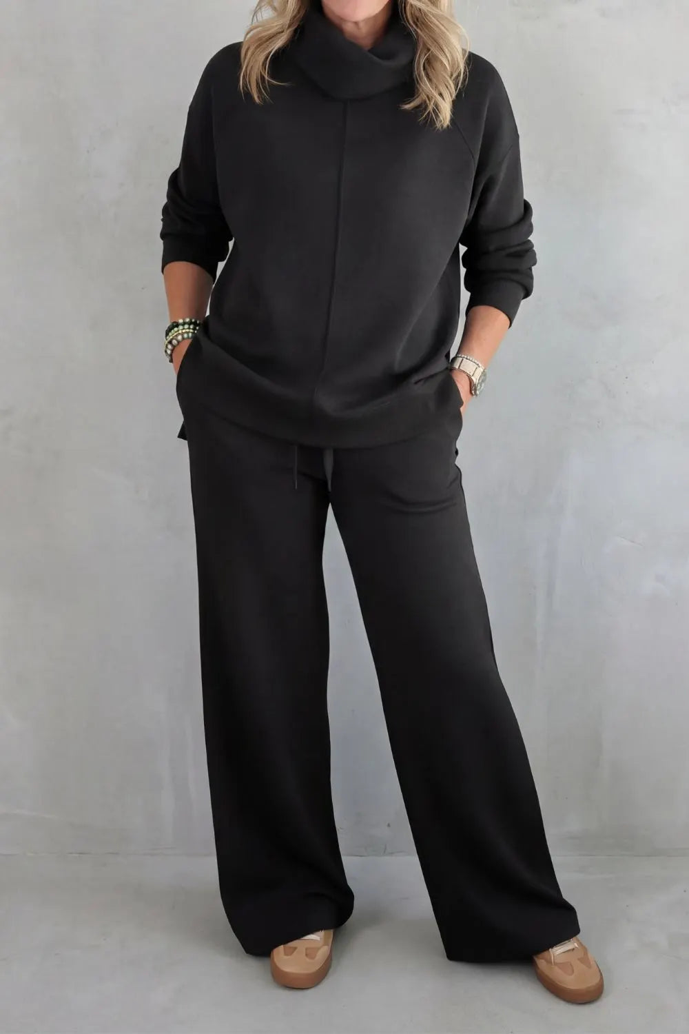 Relaxed elegance – Two-piece lounge set