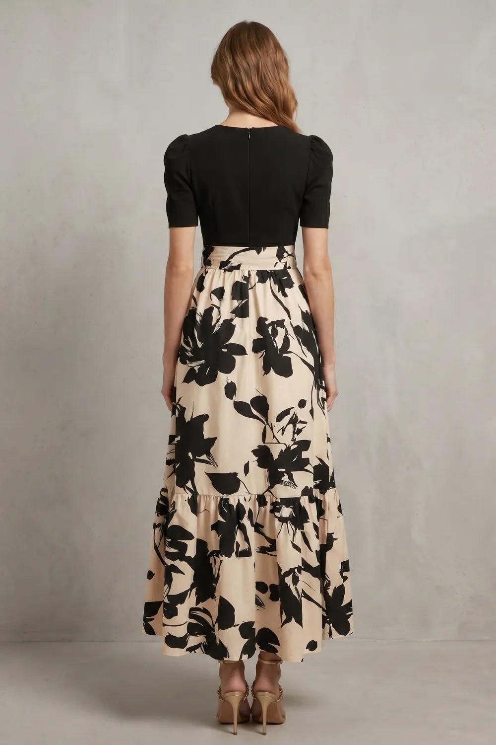 Artistic floral contrast – Maxi dress