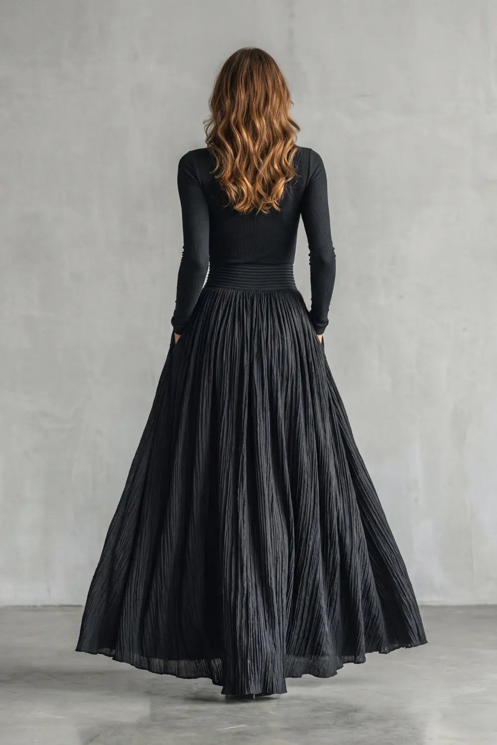 Pleated flow silhouette – Two-piece turtleneck set