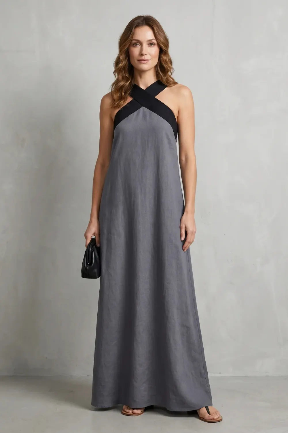 Cross-halter elegance – Maxi dress