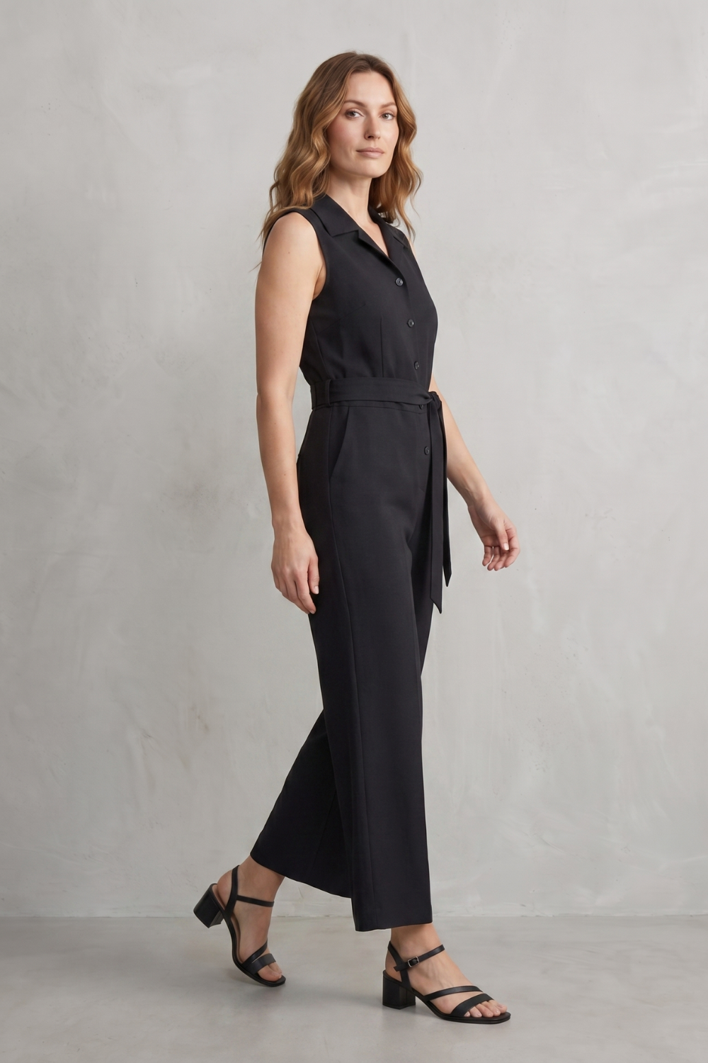 Belted office elegance – Wide-leg jumpsuit