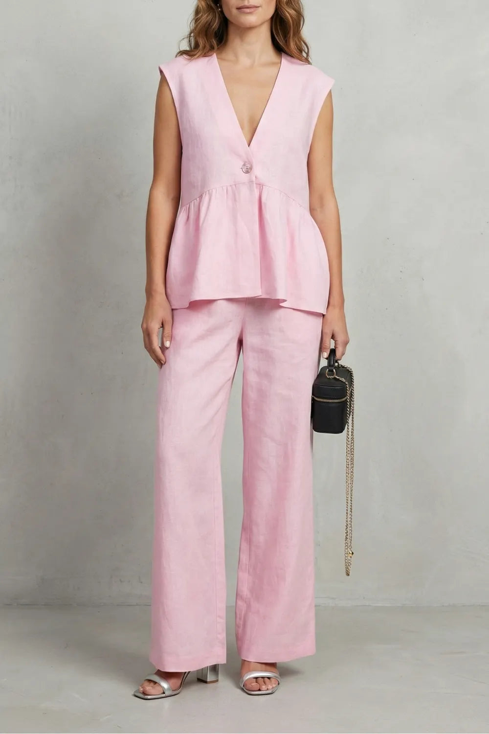 Soft ruffle elegance – Top and trouser set