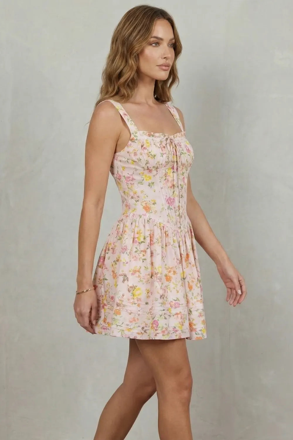 Soft floral charm – Mini dress
