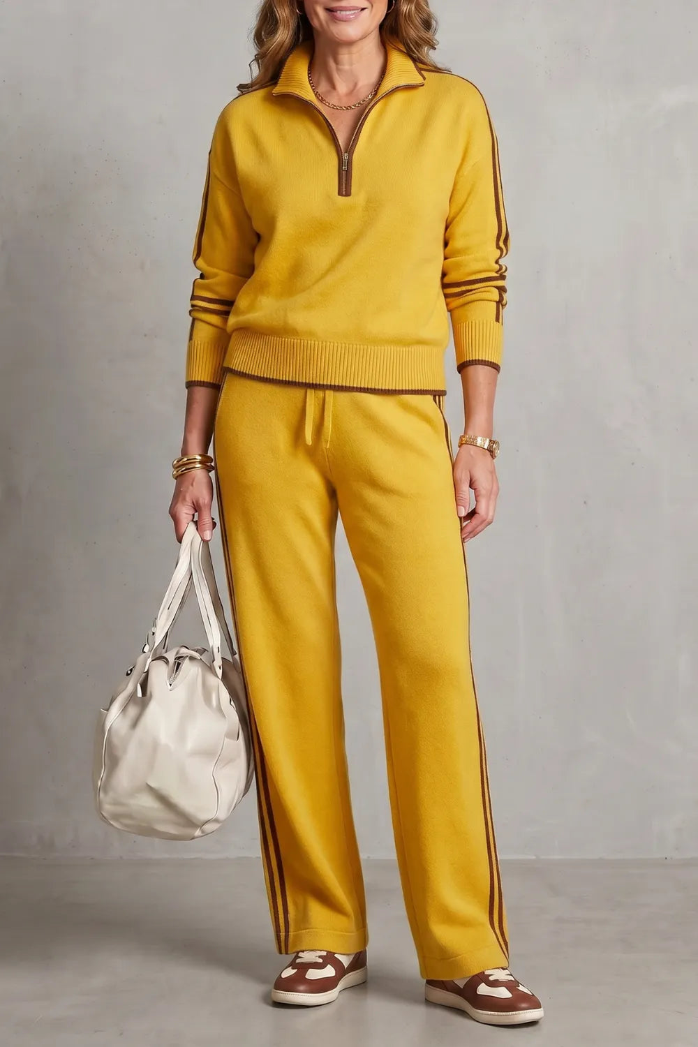 Sporty contrast trim – Lounge set